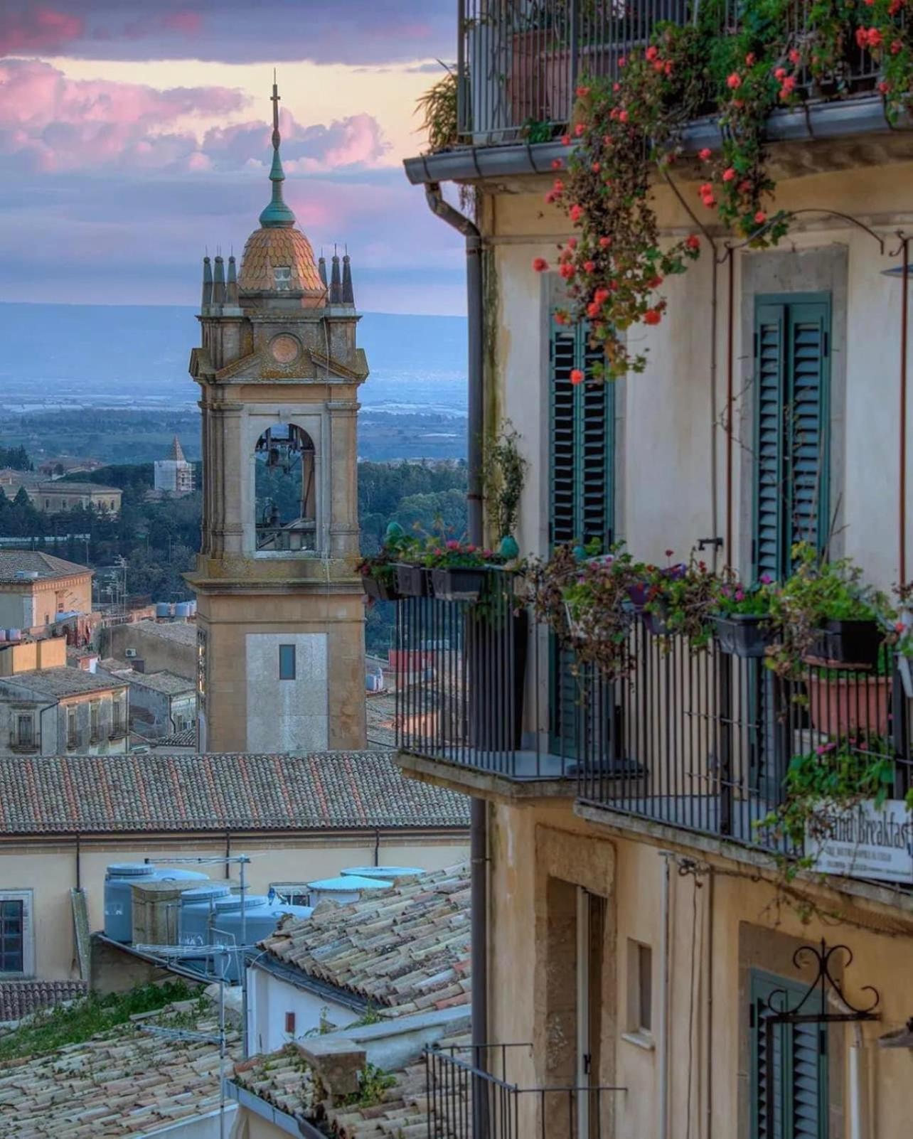 B&B TreMetriSoprailCielo Camere con vista terrazzo panoramico Caltagirone Esterno foto