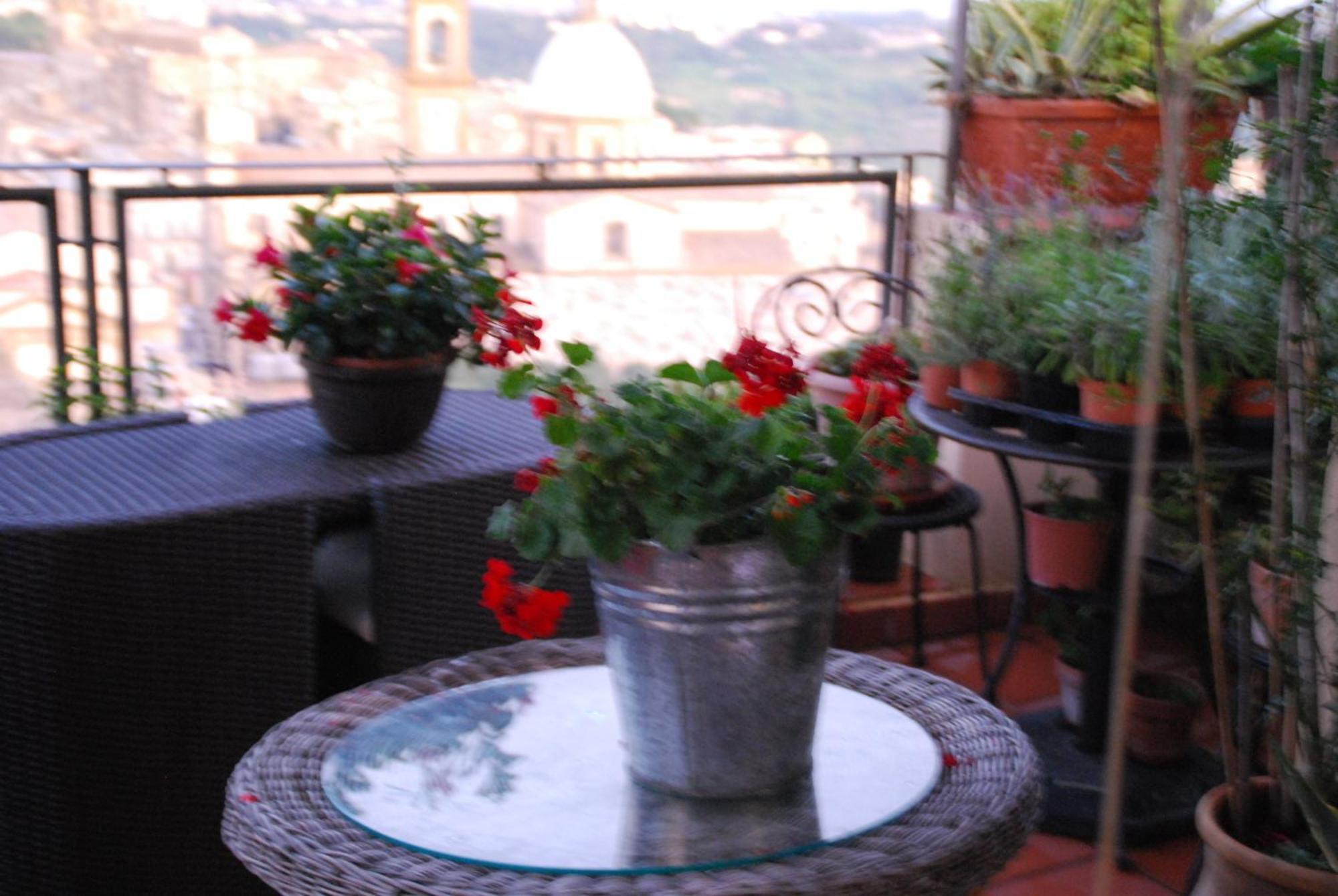 B&B TreMetriSoprailCielo Camere con vista terrazzo panoramico Caltagirone Esterno foto