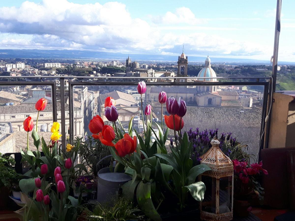 B&B TreMetriSoprailCielo Camere con vista terrazzo panoramico Caltagirone Esterno foto